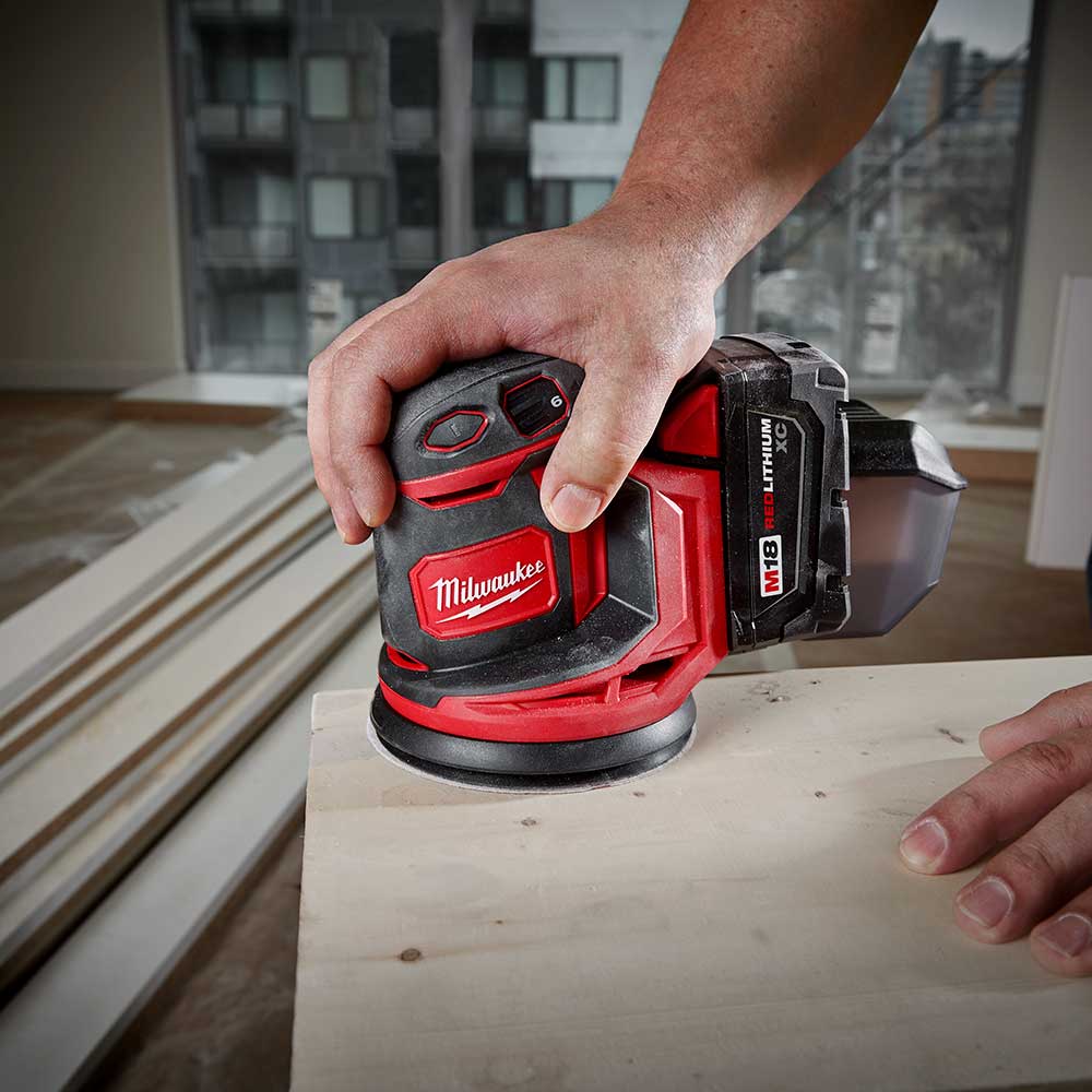 2648-20 LIJADORA CIRCULAR MILWAUKEE M18 FUEL™ - Imagen 3